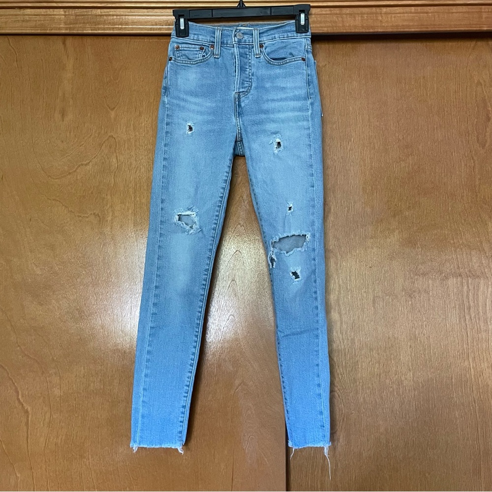 Levi's Distressed Light Blue Skinny Jeans